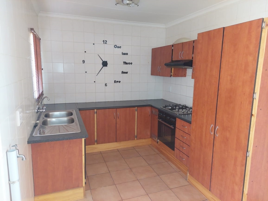 To Let 2 Bedroom Property for Rent in Meiringspark North West